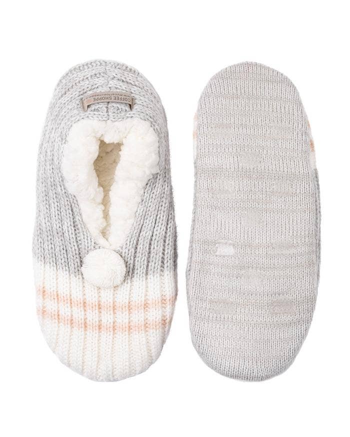 LATTELOVE - Wholesale Slippers - Women's - Canadiana Plush Pom-Pom Slippers1