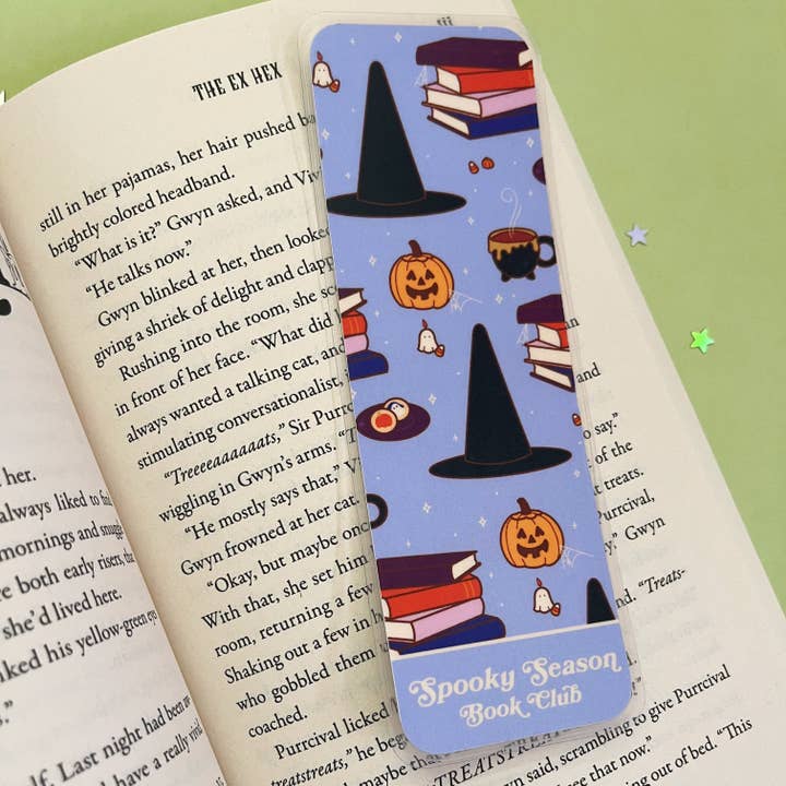 Marque-page plastifié du club de lecture de la saison effrayante pour la vente par Little Crayon Co.