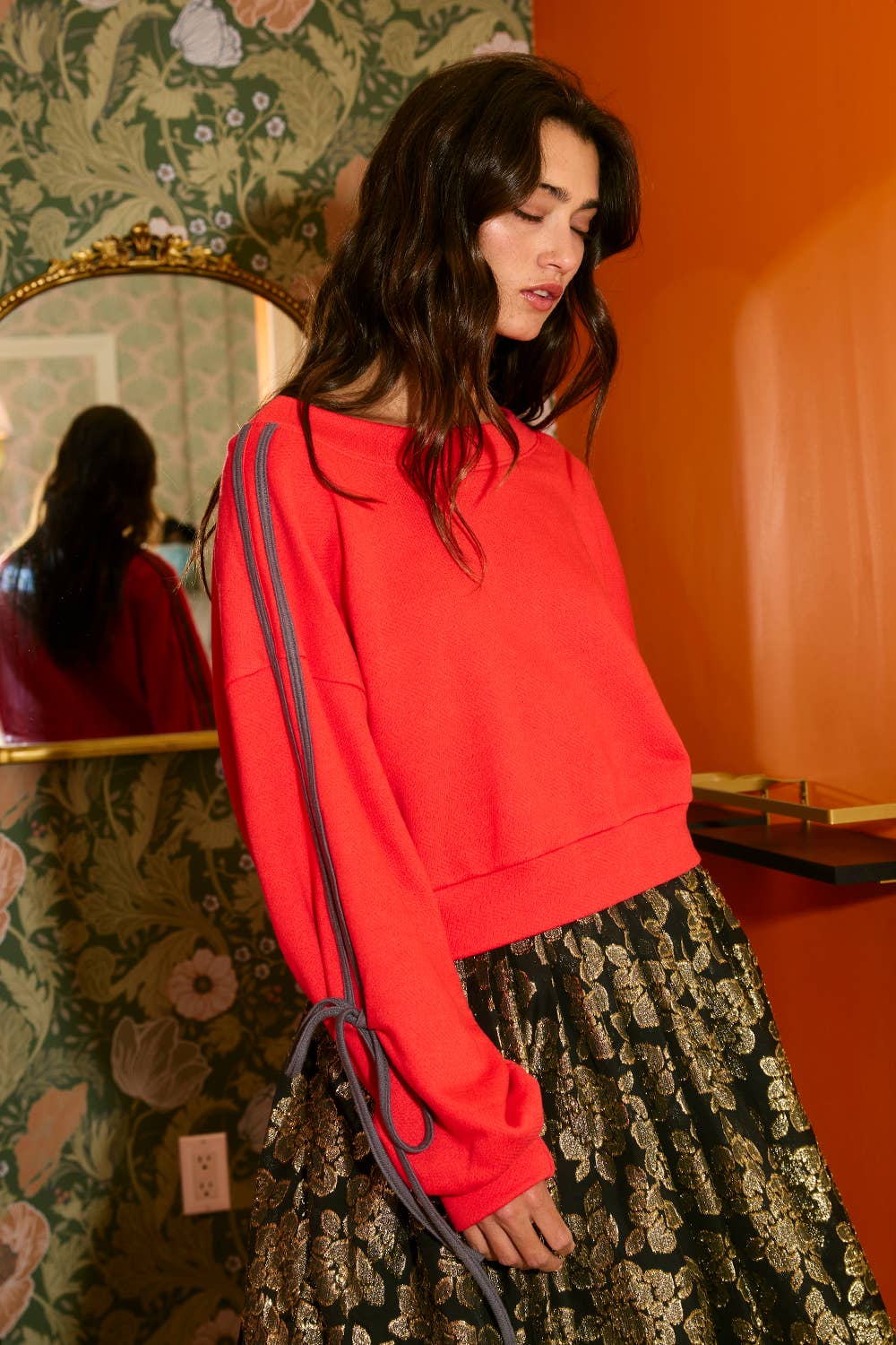 BUCKETLIST INC - Wholesale Sweatshirt - Women's - T2522 Contrast Tie Sleeves Detail Terry Sweatshirt11