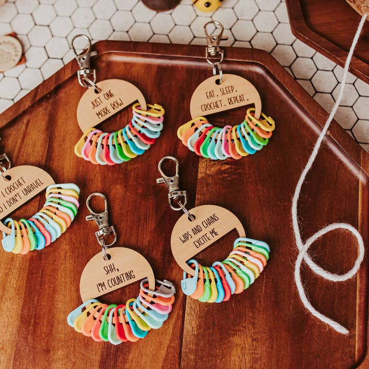 Loops & Bee - Wholesale Knitting/Crochet Supplies - Stitch Marker Holder Keychain1
