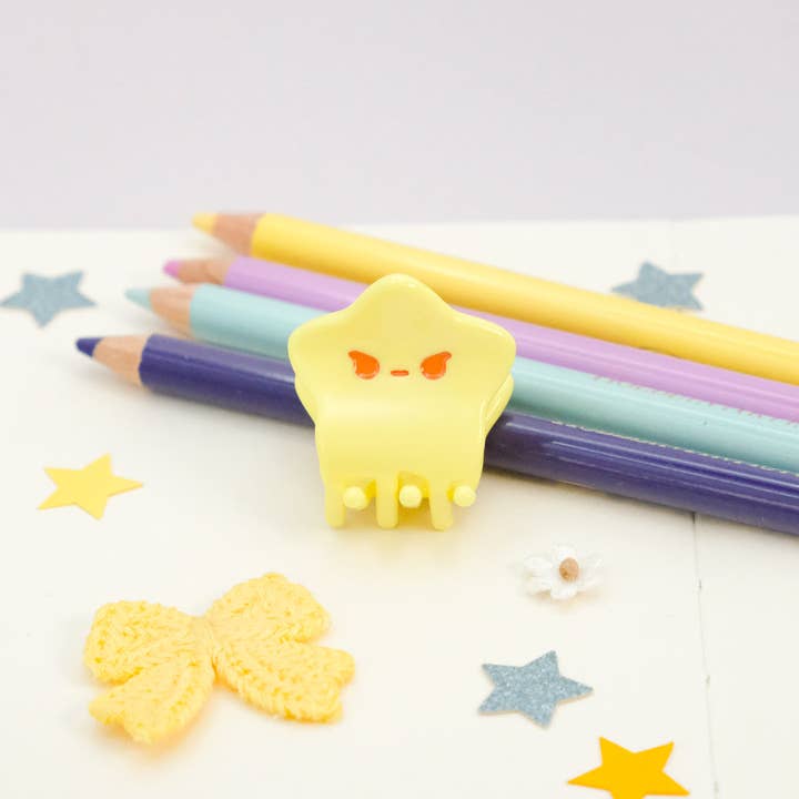 Mini Yellow Angry Star Hair Claw Clip pour la vente par Sparkles in the Wild