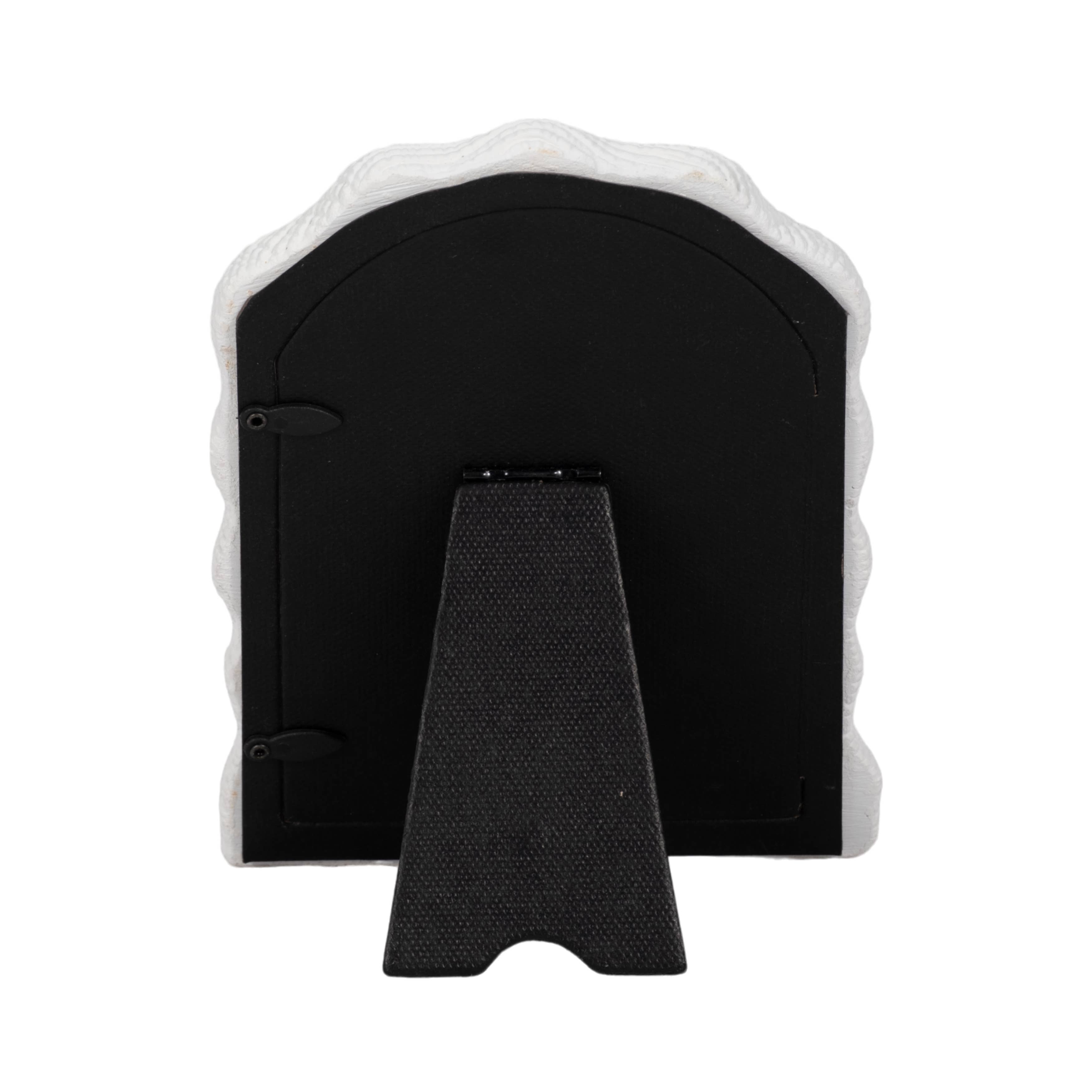 White Photo Frame - Resin with Decorative Wavy Arch for wholesale on Faire32