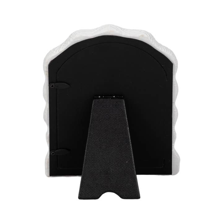 White Photo Frame - Resin with Decorative Wavy Arch for wholesale on Faire9
