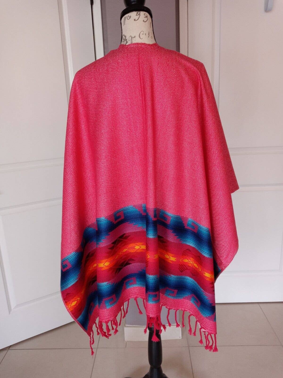 Treasure of ANDES - Venta al por mayor Poncho - Mujer - Poncho Andino Artesanal REVERSIBLE Unisex ENVÍO GRATIS2