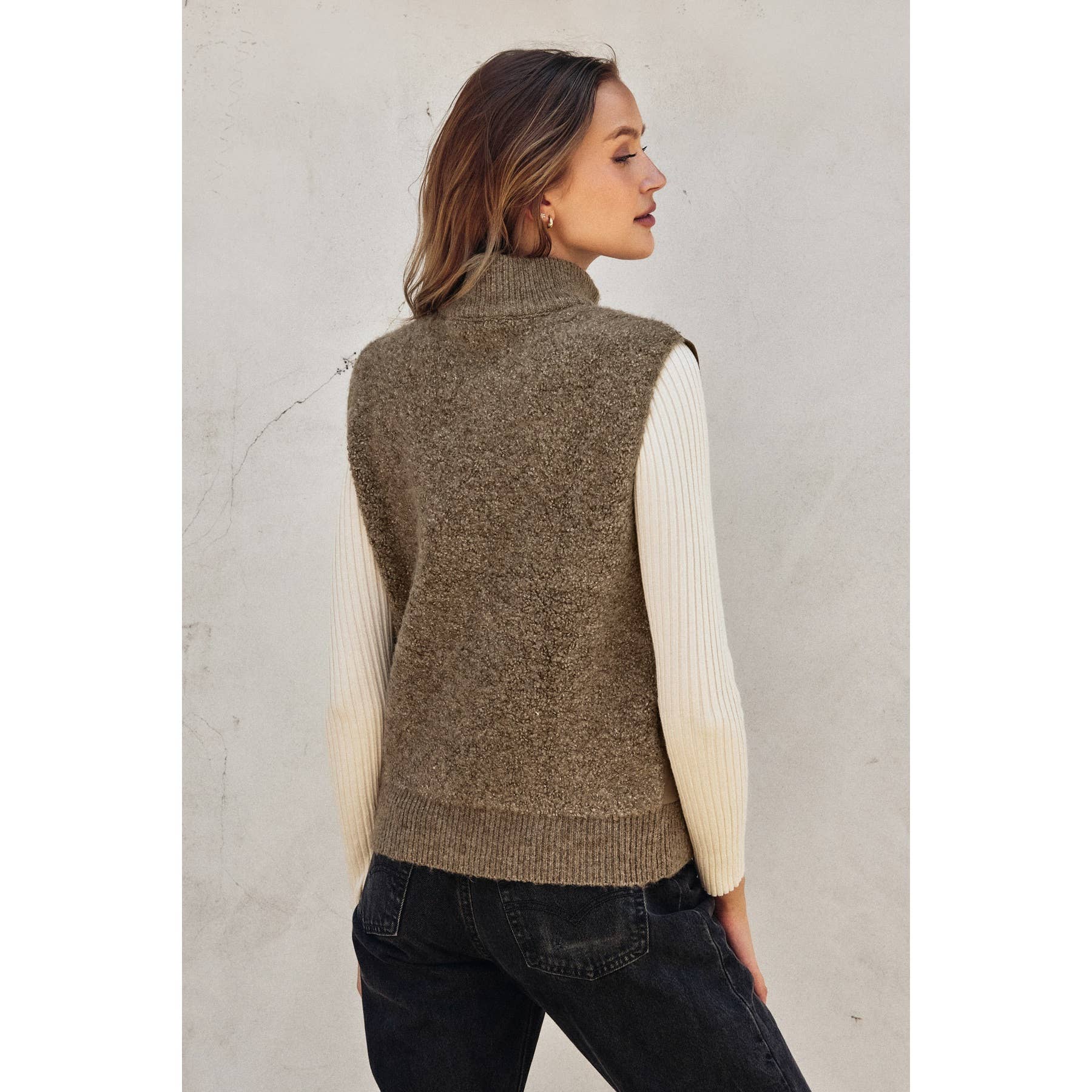 Dress Forum - Wholesale Jacket - Women's - Sherpa and Puff Contrast Vest6