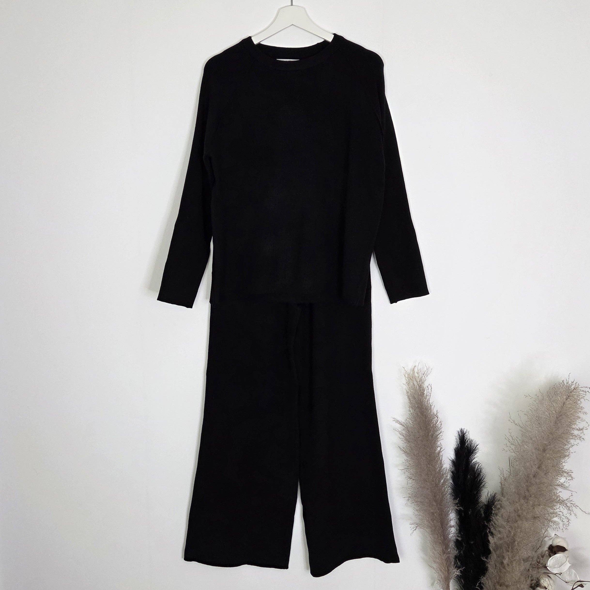 Tempest Designs – wholesale Top & pants set (NOT Loungewear) – Women's – Polyamide mix cosy and classic plain knitted Co-Ord1