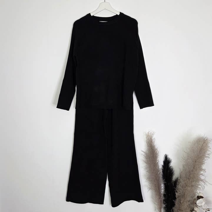 Tempest Designs – wholesale Top & pants set (NOT Loungewear) – Women's – Polyamide mix cosy and classic plain knitted Co-Ord1