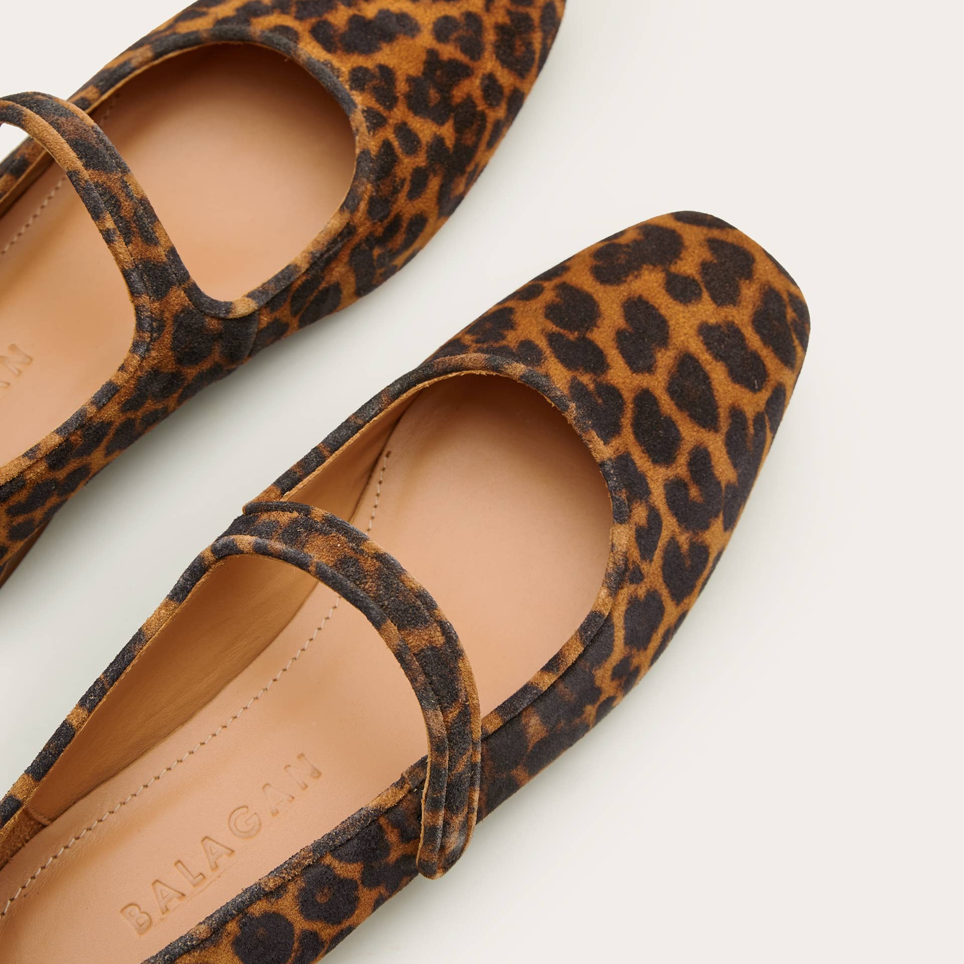 mokka Pass Ballerina, pattern velvet for wholesale on Faire6