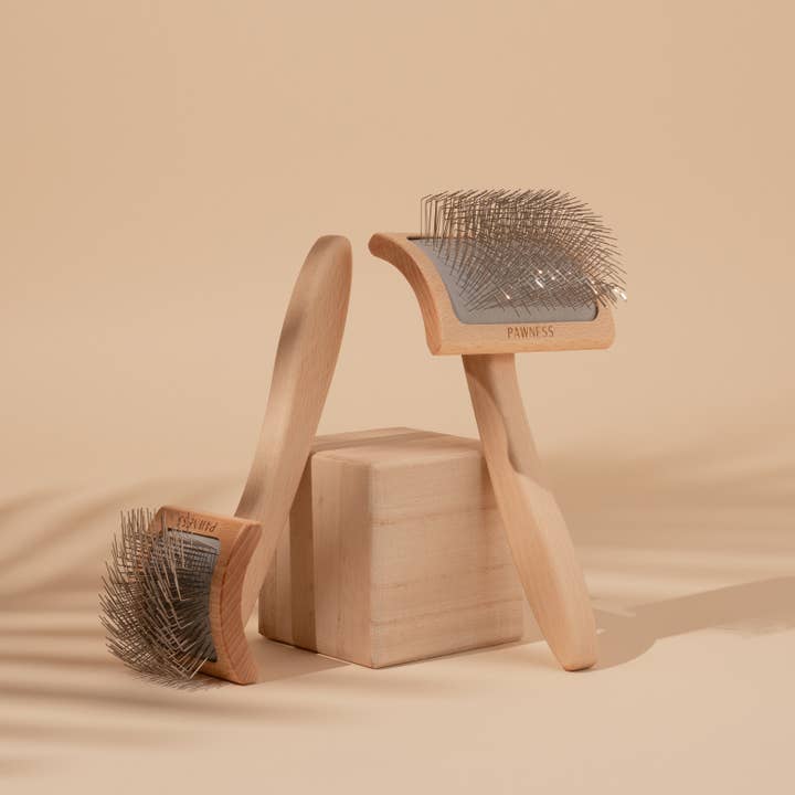 Spazzola Curva Slicker - Indispensabile per mantelli di Doodle e Barboncino per la vendita all'ingrosso da parte di Pawness