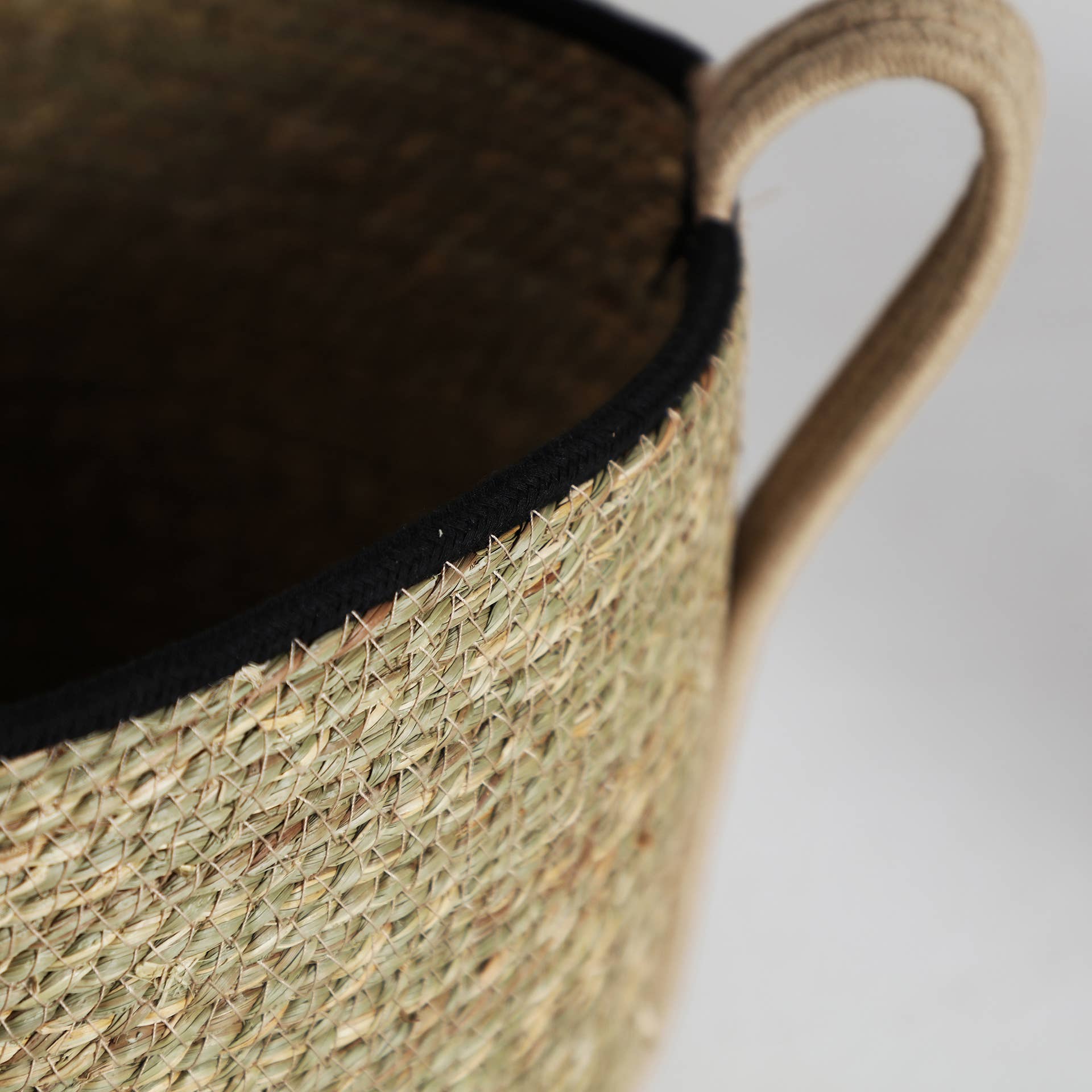 Kodu - Wholesale Basket - Set of two natural fiber baskets in black color 42x26x40cm3