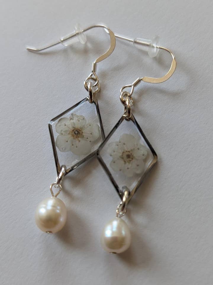 Spirea Resin Pendant Earrings with Pressed Flowers Handmade for wholesale by Sass & Izzy LLC