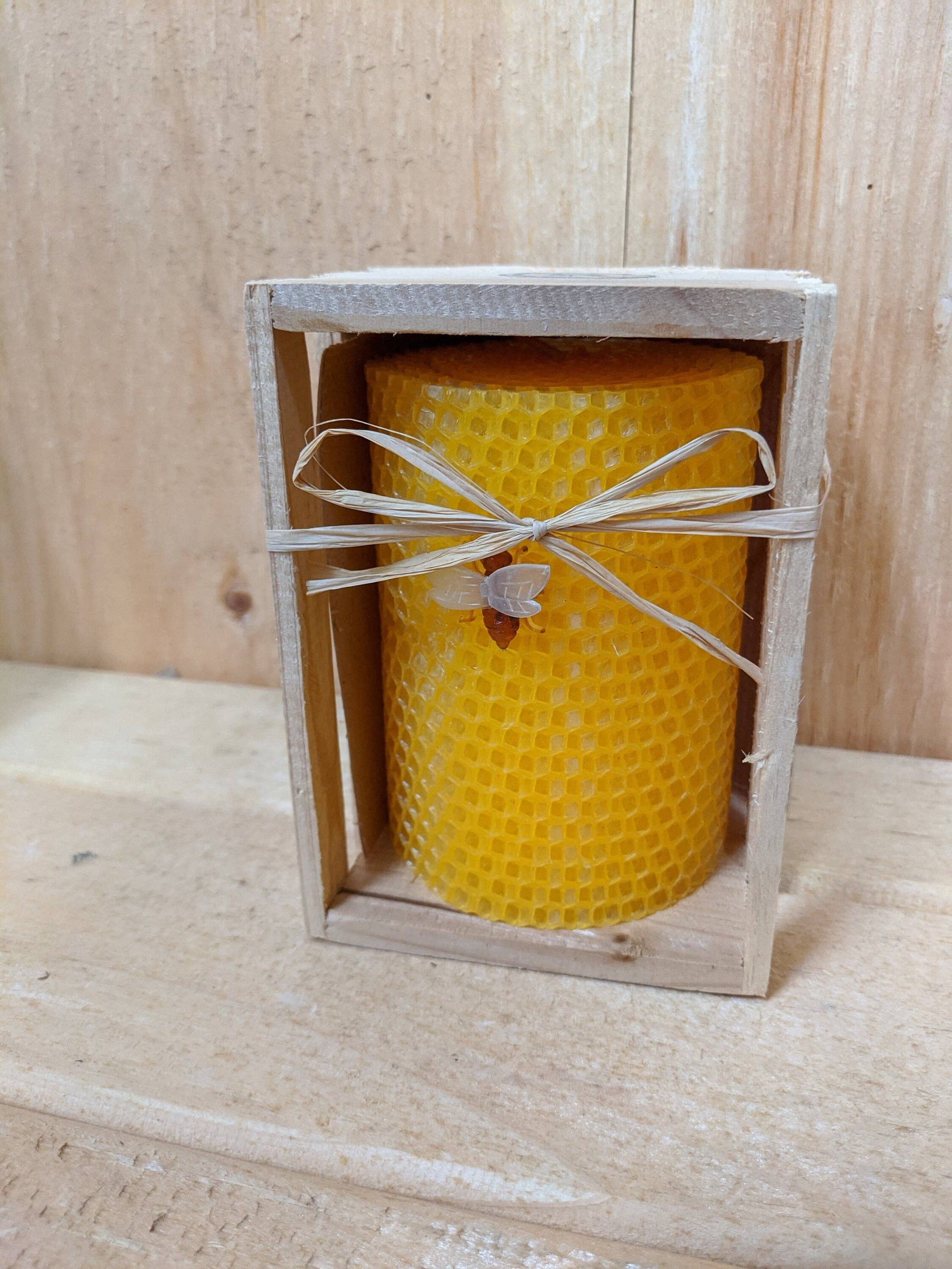 Green Pastures Wholesale - Vente Bougies originales - Cire d'abeille naturelle - Piliers blancs et jaunes 3" X 4"2