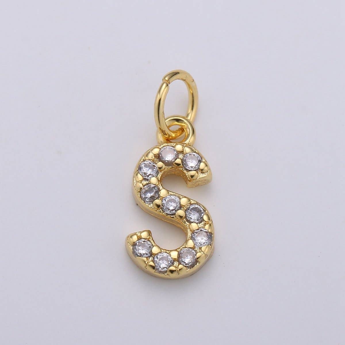 Aim Eternal – wholesale Individuell berlock/hänge – 14k guld fylld liten CZ initial, bokstav alfabet mikro pavé berlocker nätt guld kubisk hängsmycke för halsband armband örhänge tillägg A-099 till A-11118