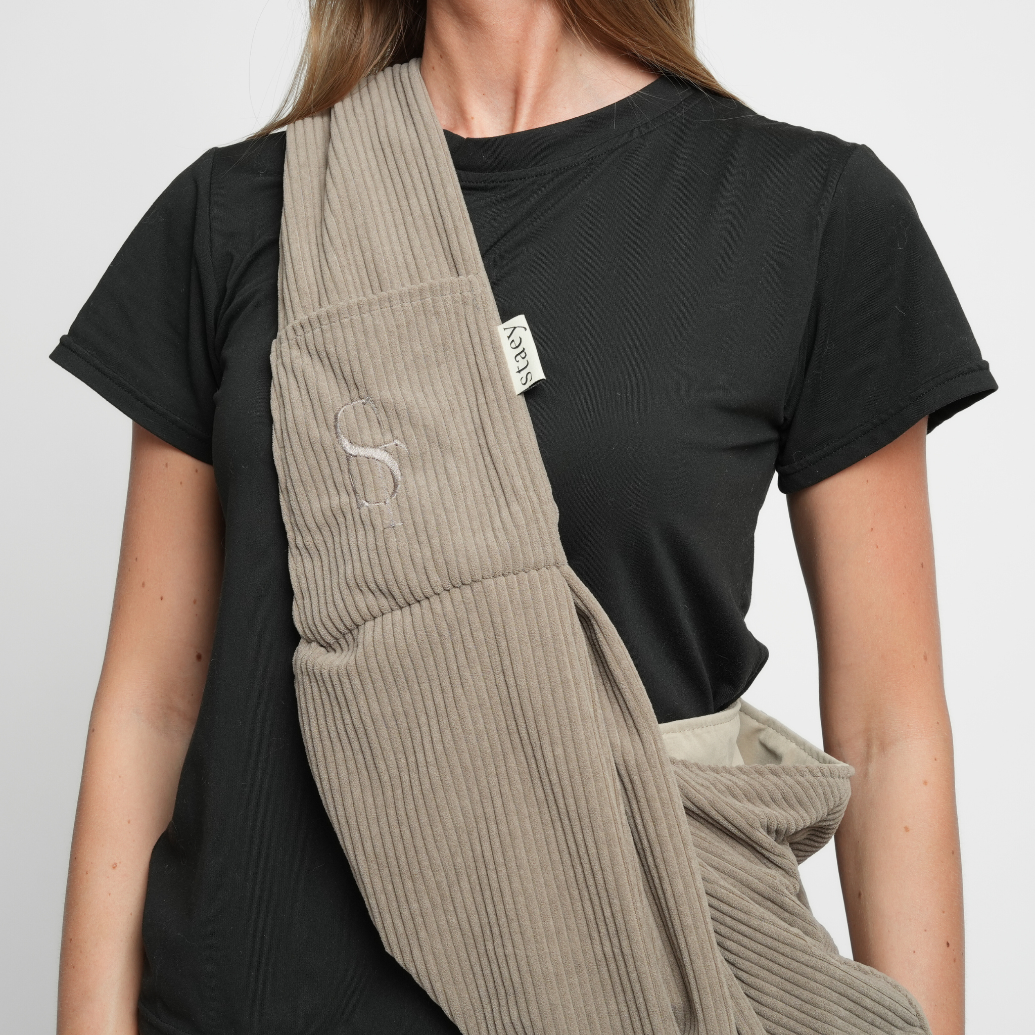 Staey - Wholesale Reismanden en benches voor huisdieren - Hond - Ava Puppy Draagtas | Corduroy8