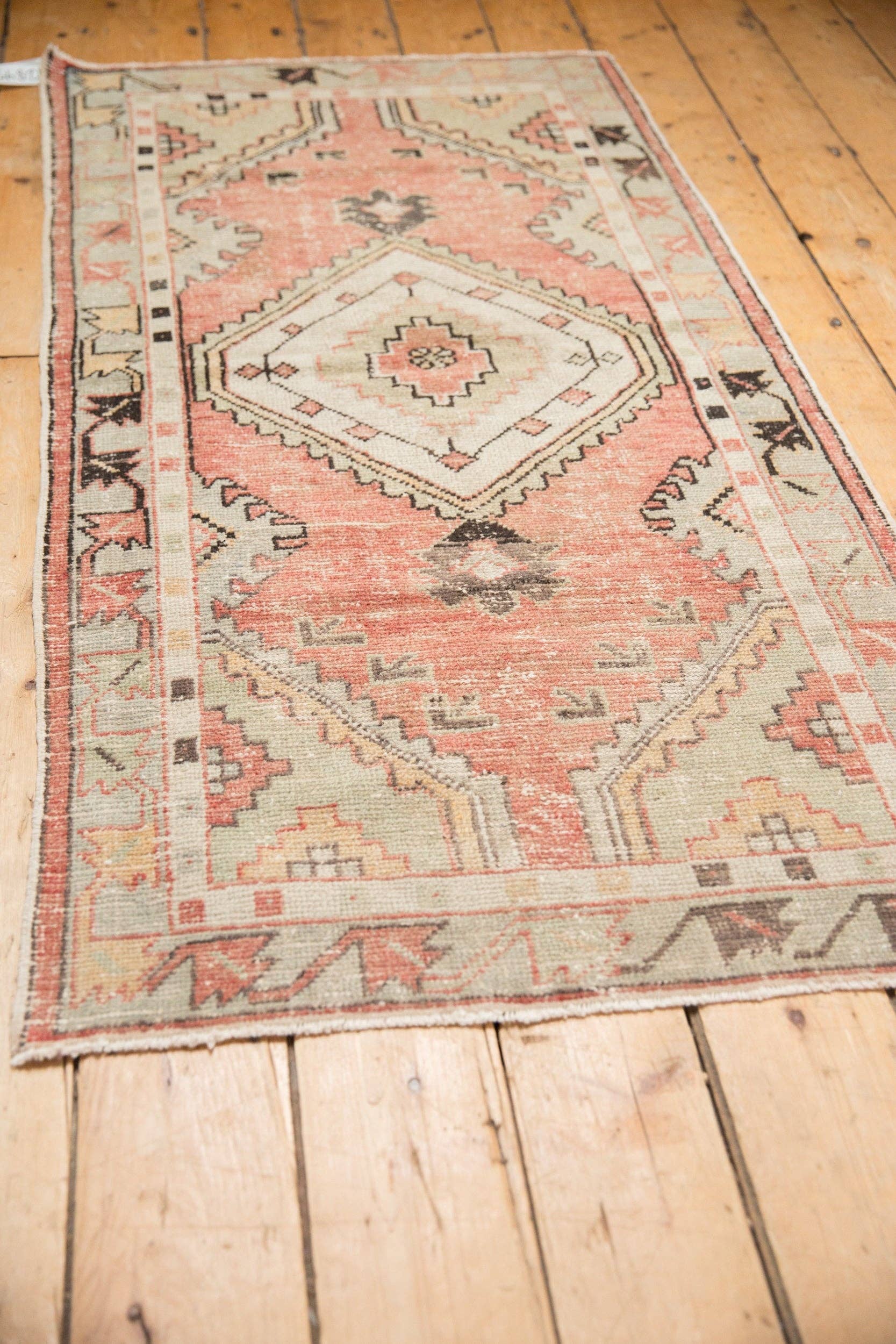 Old New House - Wholesale Runner Rug - 2.5x5.5 Vintage Distressed Oushak Rug Runner3