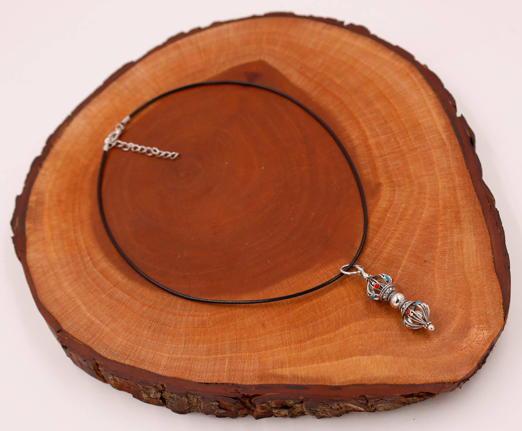 Lungta Imports - Venta al por mayor Collares con colgantes/abalorios - Colgante Dorjee/Dorji/Vajra de plata tibetana4