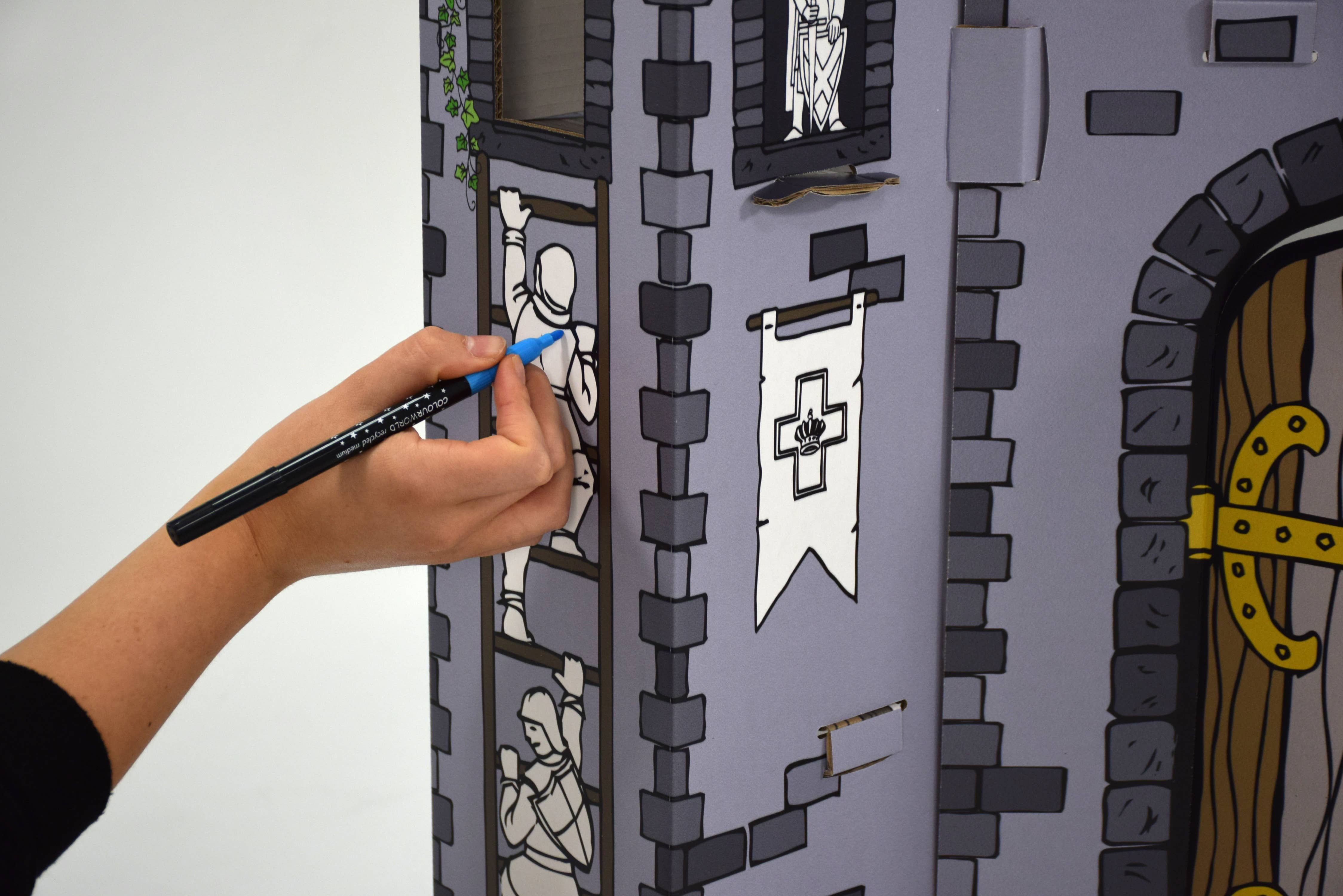 The Toy Tribe - Vendita all'ingrosso Kit per lavoretti fai da te - Bambini - Cardboard Play Castle - Casetta da gioco per bambini2