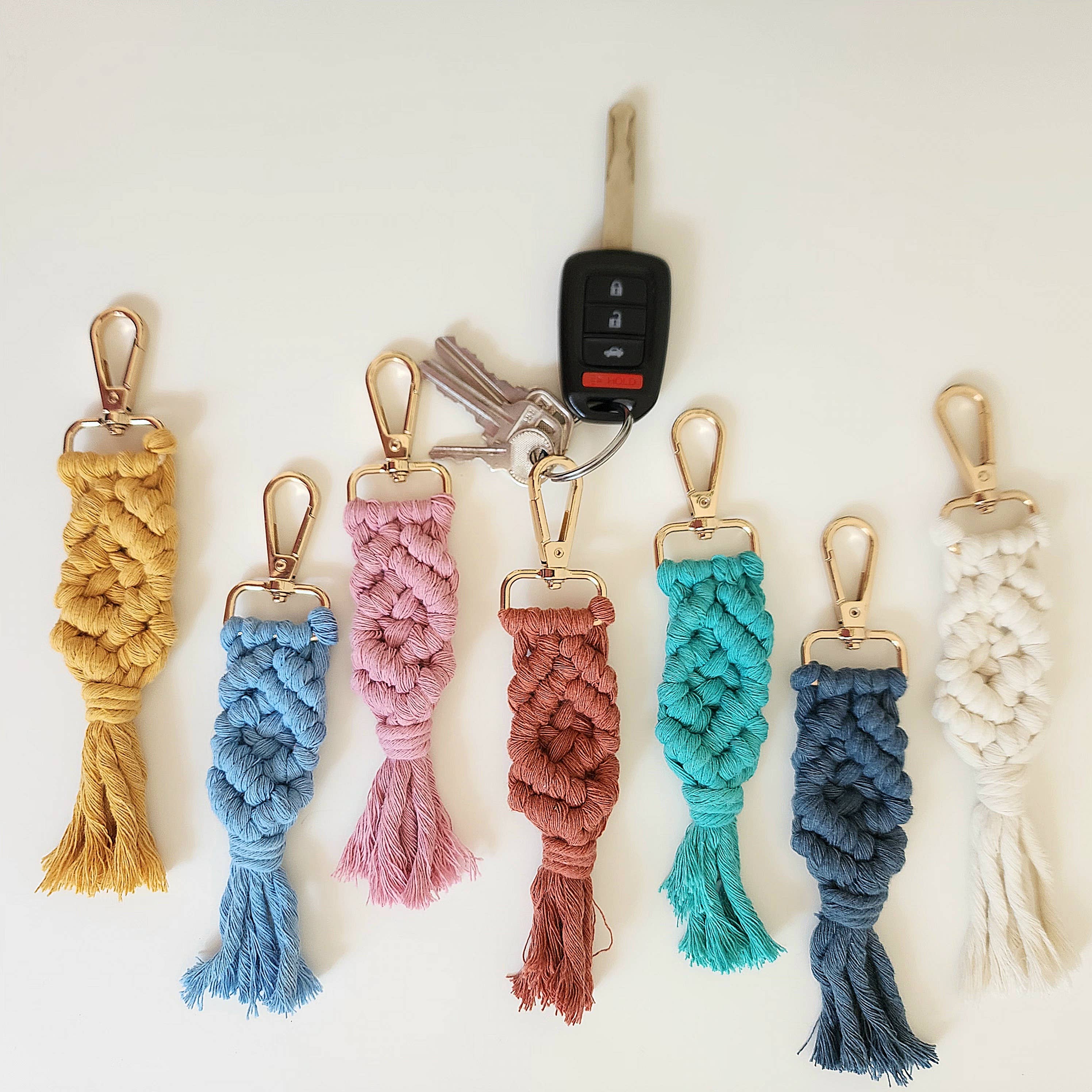 Handmade By Uruba - Wholesale Sleutelhanger - Dames - Macramé katoenen sleutelhanger, boho accessoire voor tas en sleutel9
