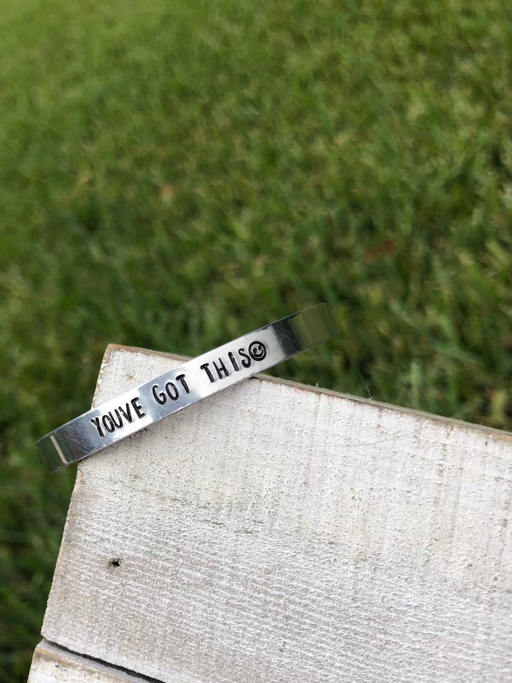 „Du har fået dette“ Tynd Cuff armbånd for engroshandel hos The Imprint Duo