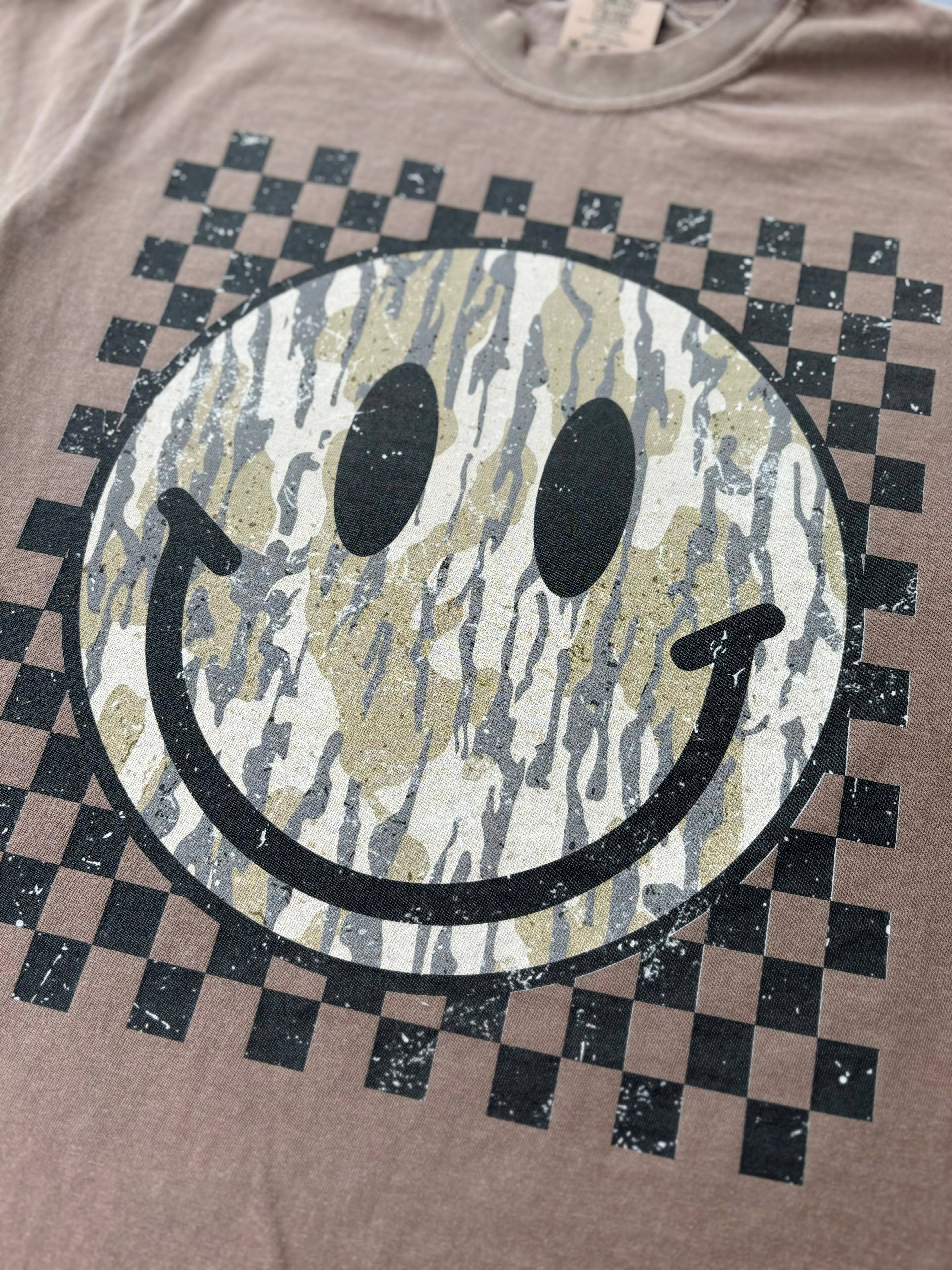 Wills Creek Designs - Vendita all'ingrosso Maglietta stampata - Donna - Maglietta all'ingrosso con sorriso mimetico a scacchi1