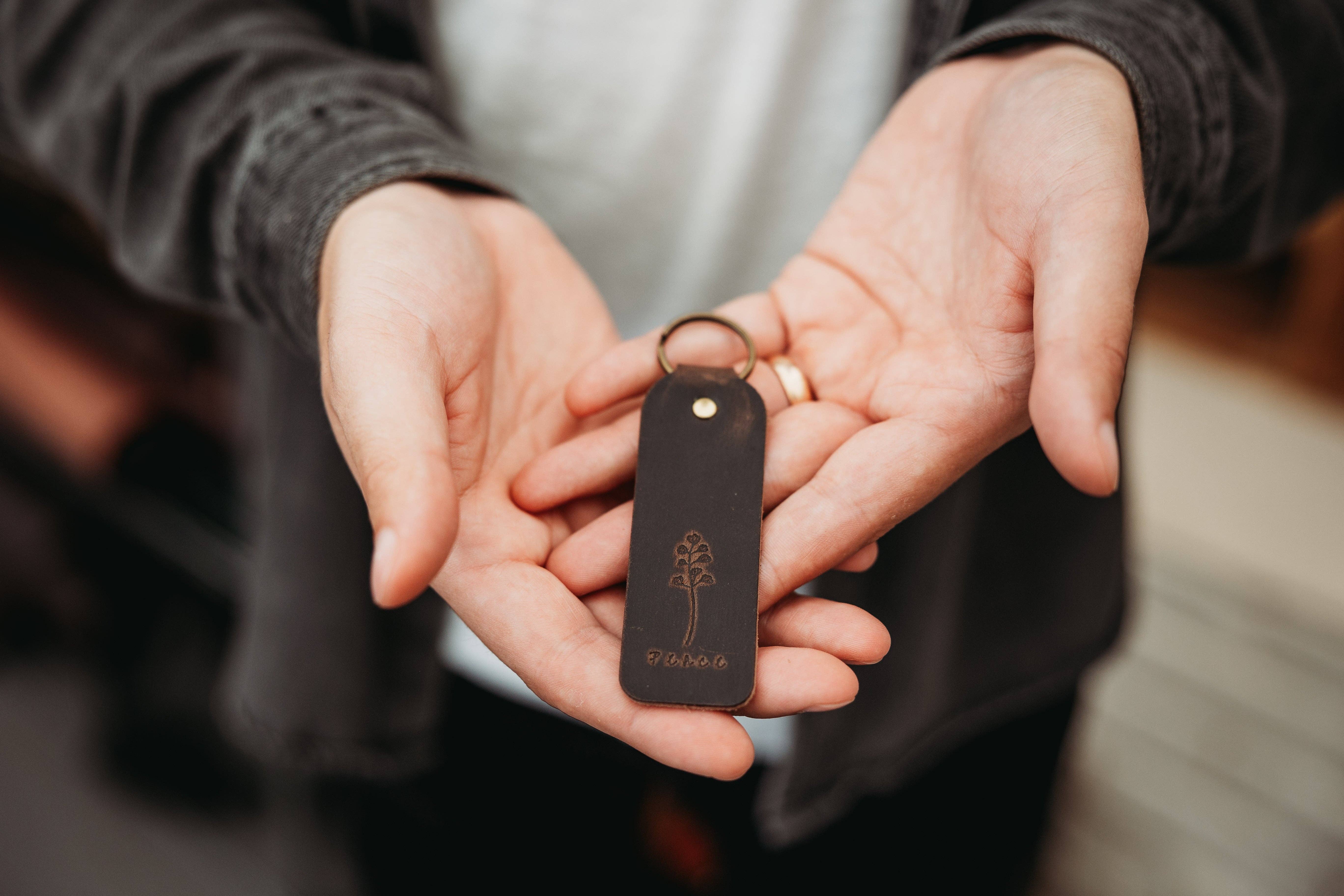 Lucas Ruth - Wholesale Keychain - Unisex - Floral Encouraging Leather Keyrings9