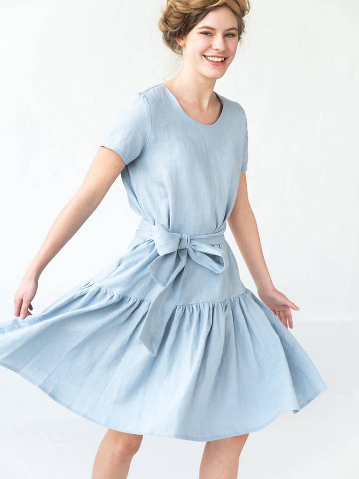 Linnen midi-jurk, wijd uitlopende jurk, riemjurk, linnen kleding voor wholesale door LeMuse