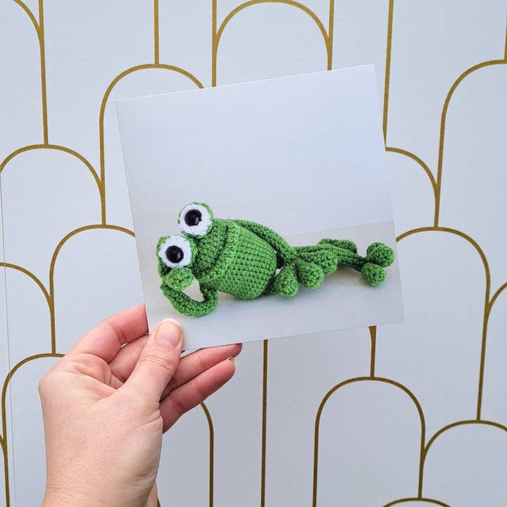 The Pigeon's Nest – Großhandel Grußkarten für den Alltag – Frosch Häkel-Grußkarte – 148 mm Quadrat mit Umschlag1