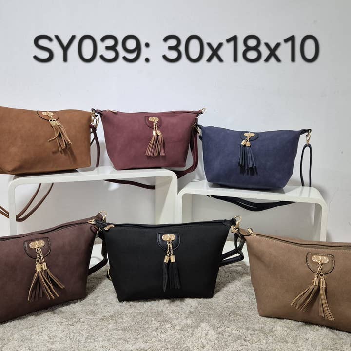 SCHULTERTASCHE MIT QUASTE für den Großhandel von MIA LAROUGE