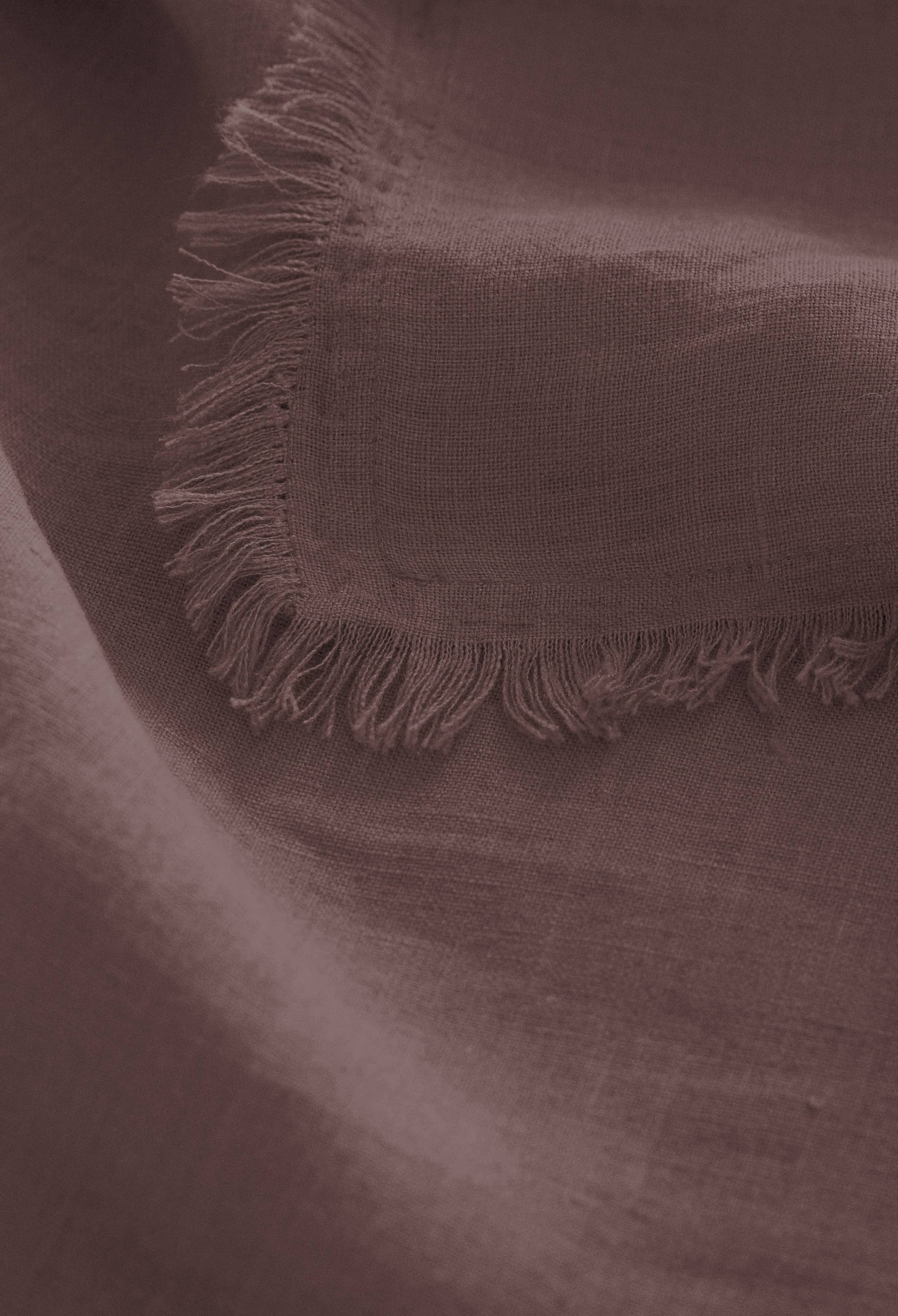 Live Linen - Wholesale Tablecloth - Minimalist Linen Napkin – Fringe Detail7