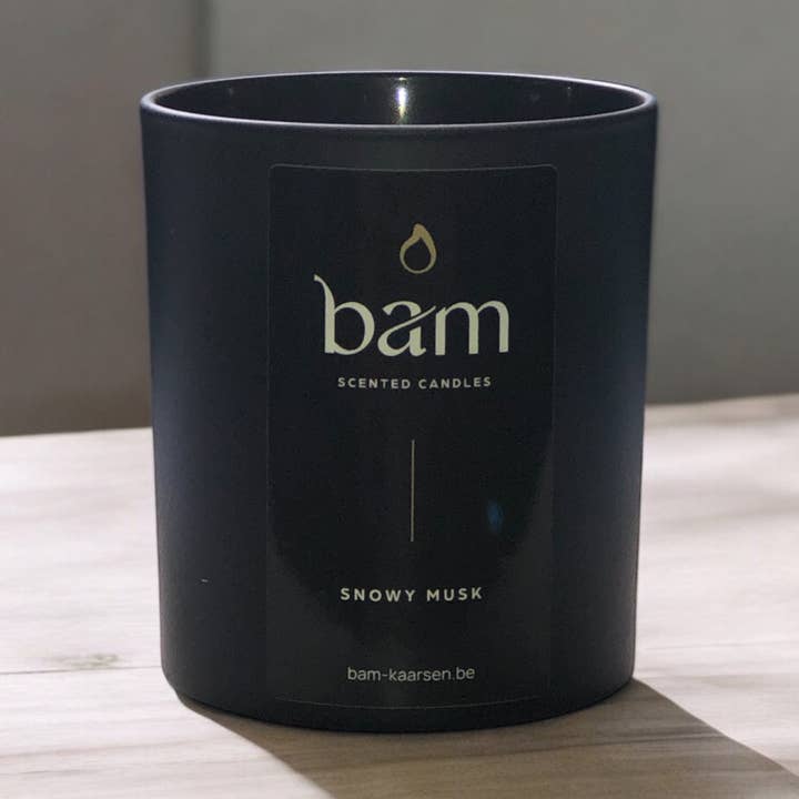 BAM - SNOWY MUSK doftljus - BLACK Collection Medium för wholesale av BAM