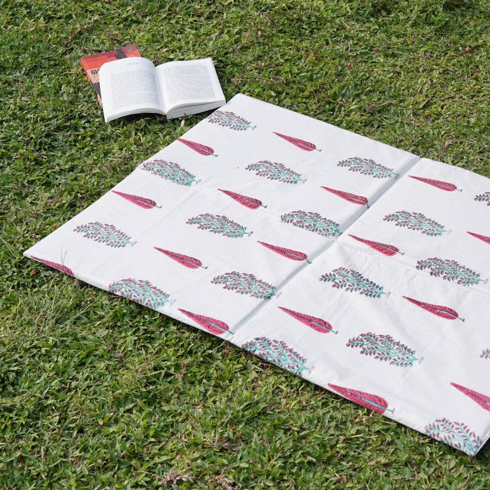 Craftpair – wholesale Travel blanket – Grey Leaf Block Printed Mini Picnic Mattress With Handles - No Tariffs14