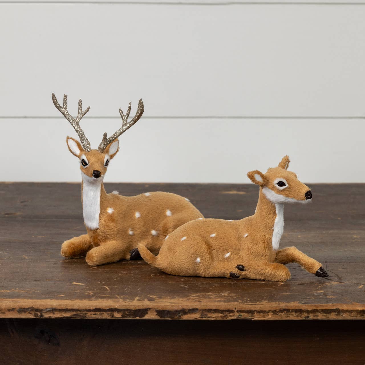 Ragon House - Vendita all'ingrosso Statuette decorative - COPPIA DI CERVI IN PELLICCIA (SET/2)1