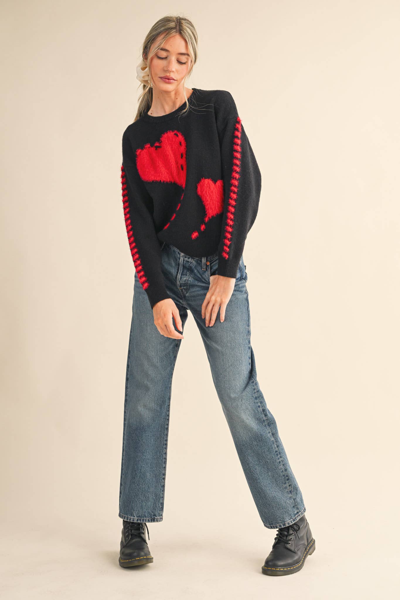 &MERCI - Wholesale Knit Sweater - Women's - FUZZY HEART KNIT SWEATER WITH WHIP STITCH MSW109908