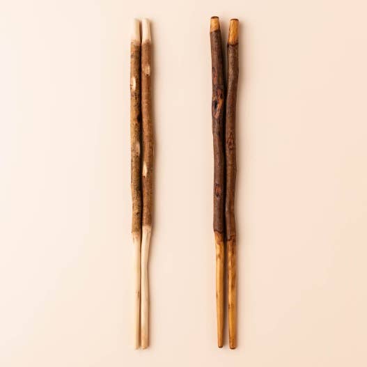 Ensemble pour Lui & Elle Baguettes en Bois Naturel Branche Artisanales Rustiques pour la vente par House of Shokunin