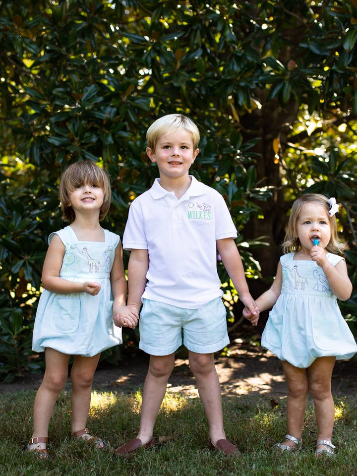 Chemise à col monogrammée "WILKES" Zoo pour la vente par Grace and James Kids