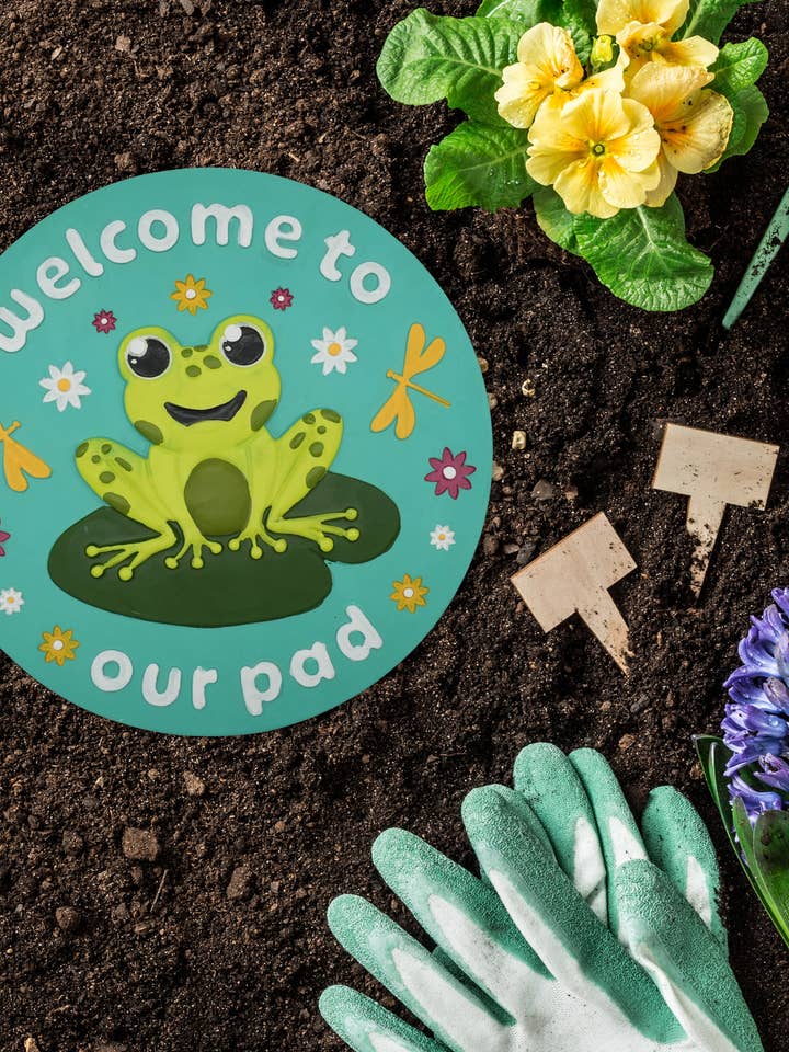 “Welcome to Our Pad” Garden Stepping Stone #S1001 for wholesale by Happy Cow Lawn Decor