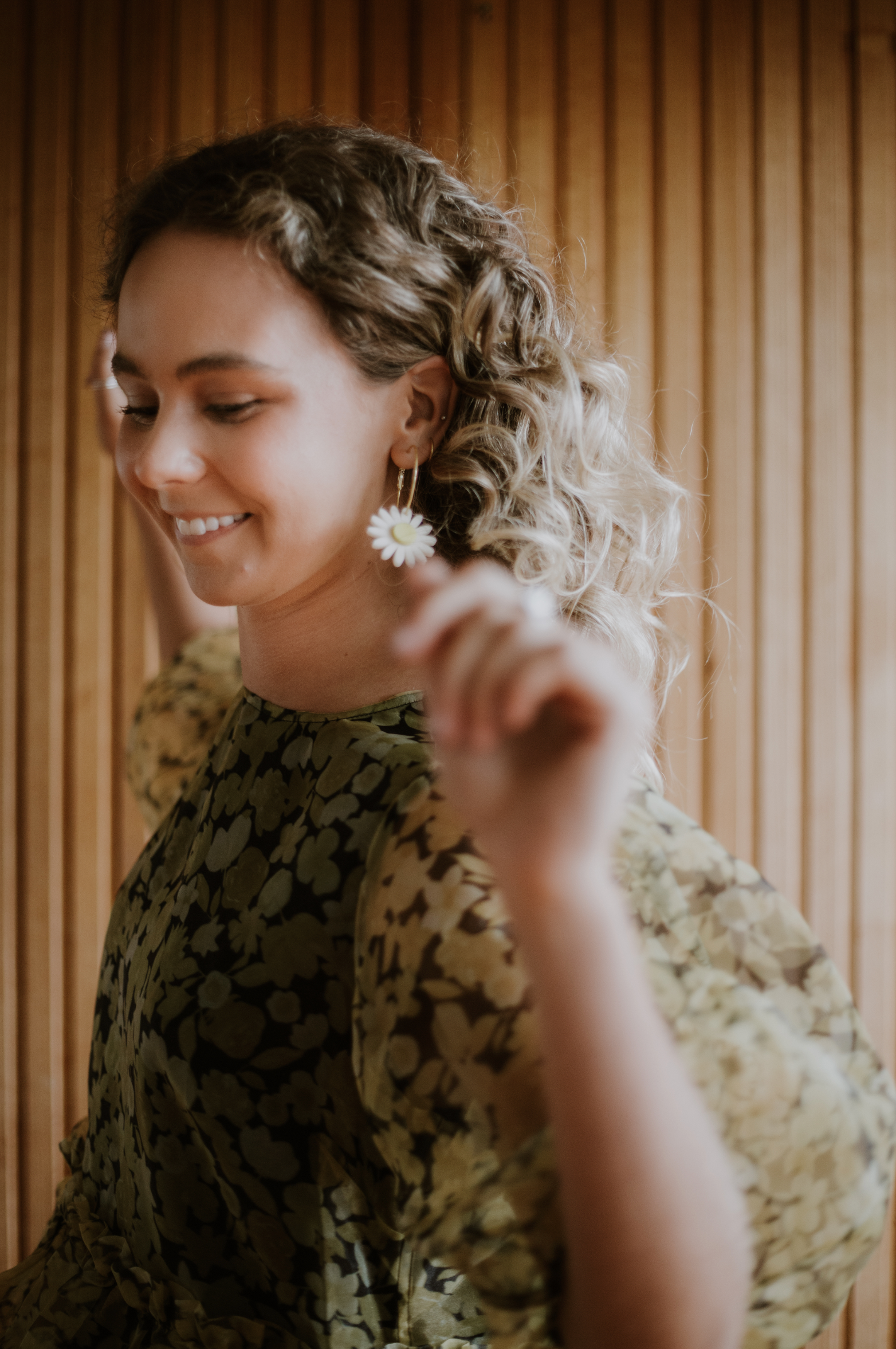 Emeldo - Wholesale Hoop Earrings - Daisy Hoops // Select Daisy Colour + Hoop20