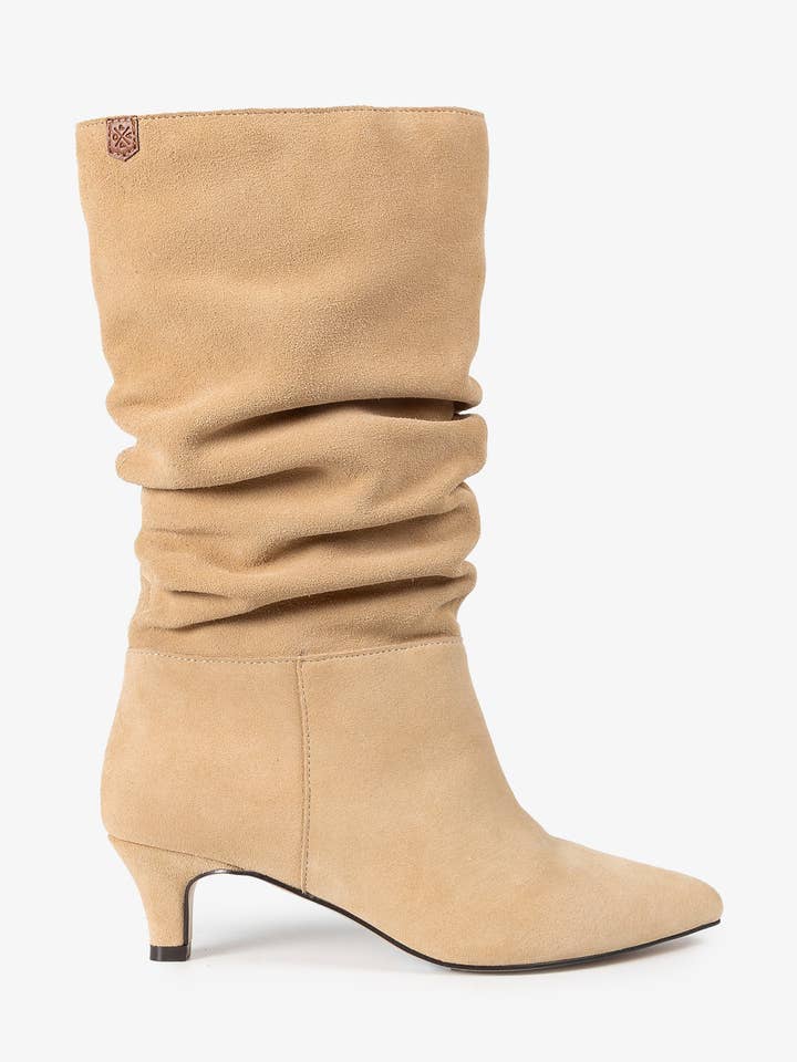 Botte Mi-haute en Cuir Beige Nirvana pour la vente par POPA