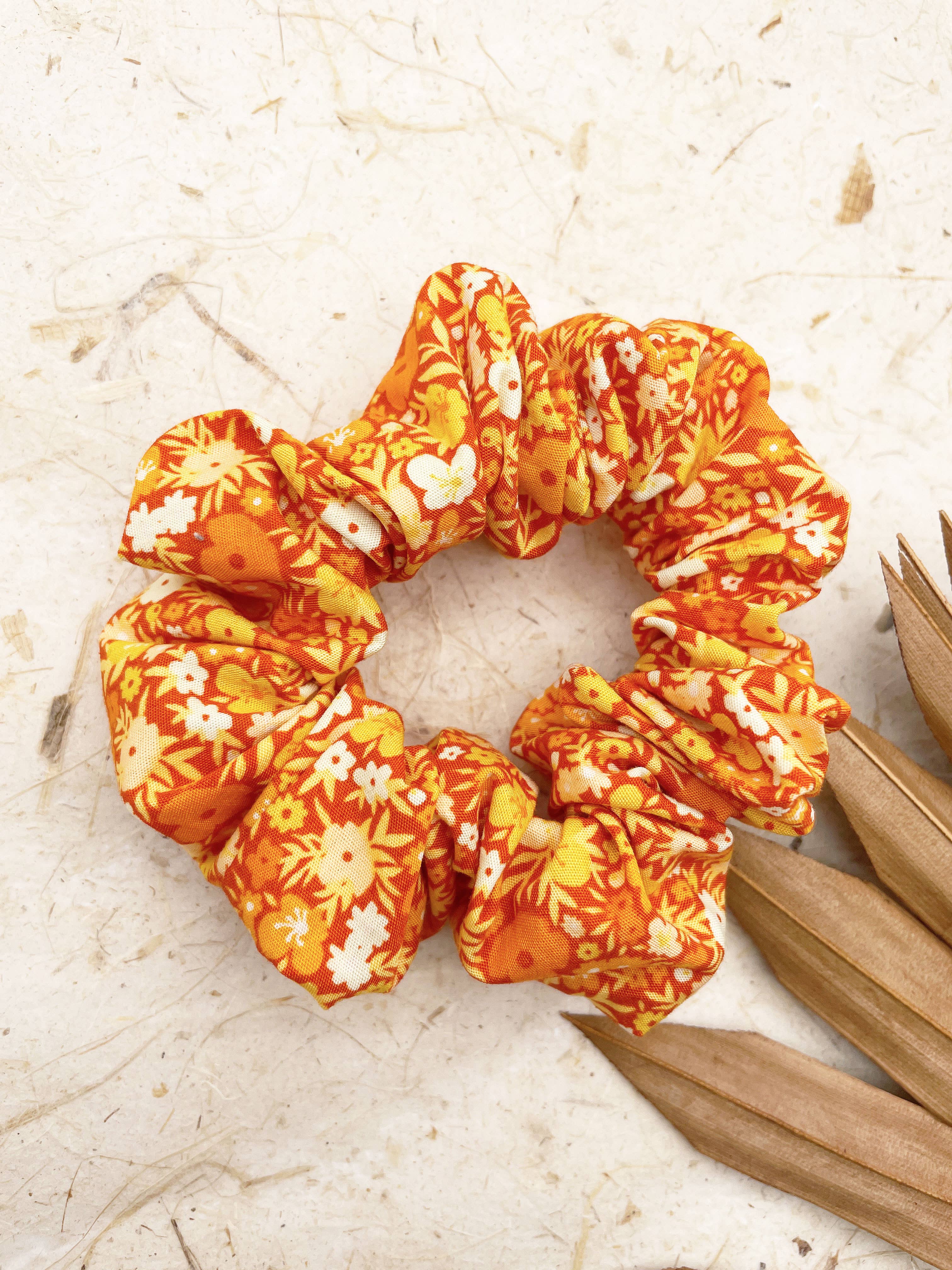 ELSE - Wholesale Scrunchie - Women's - Orange Ditsy Floral Boho Scrunchies, Retro Flowers Hair Ties1