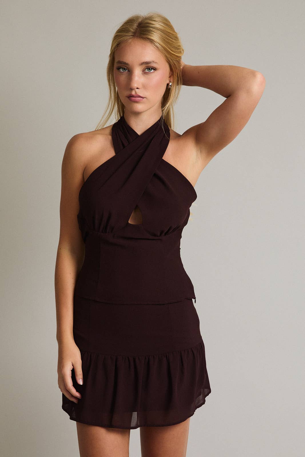 Marron Haut à col halter Jupe en chiffon taille mi-haute en vente sur Faire0