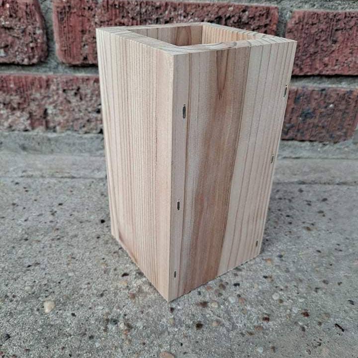 Small Bouquet Stand for wholesale by Dixie Grace Mercantile