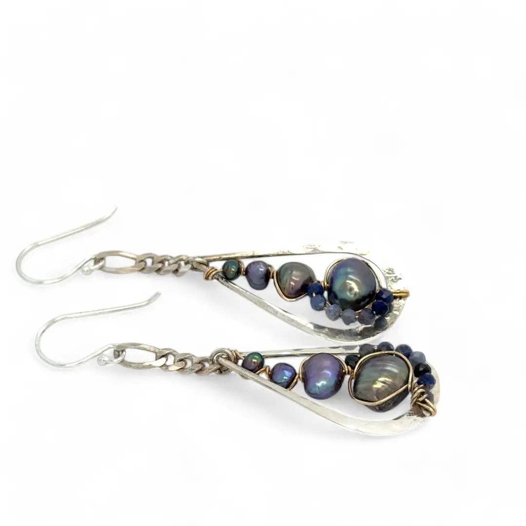 Art by any Means Jewelry - Wholesale Dangle Earrings - Dripping Pearl Earrings E836042