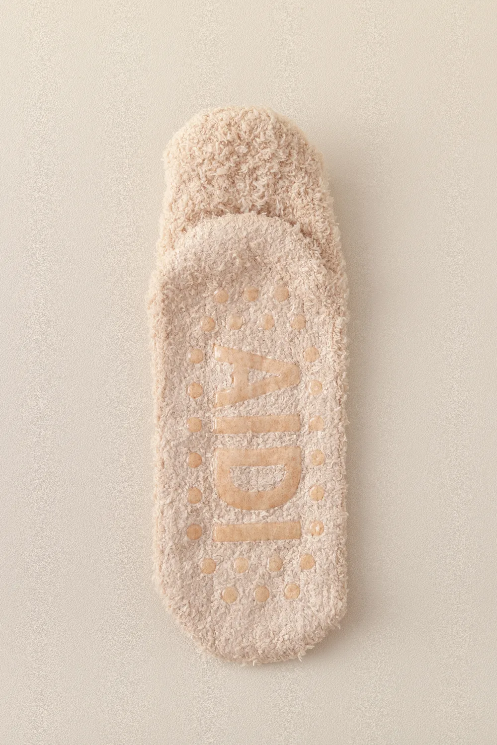 Marc JoJo – wholesale Socks – Women's – 🧘 ♀️🛋️ Non-Slip Fuzzy Yoga and Home Socks4