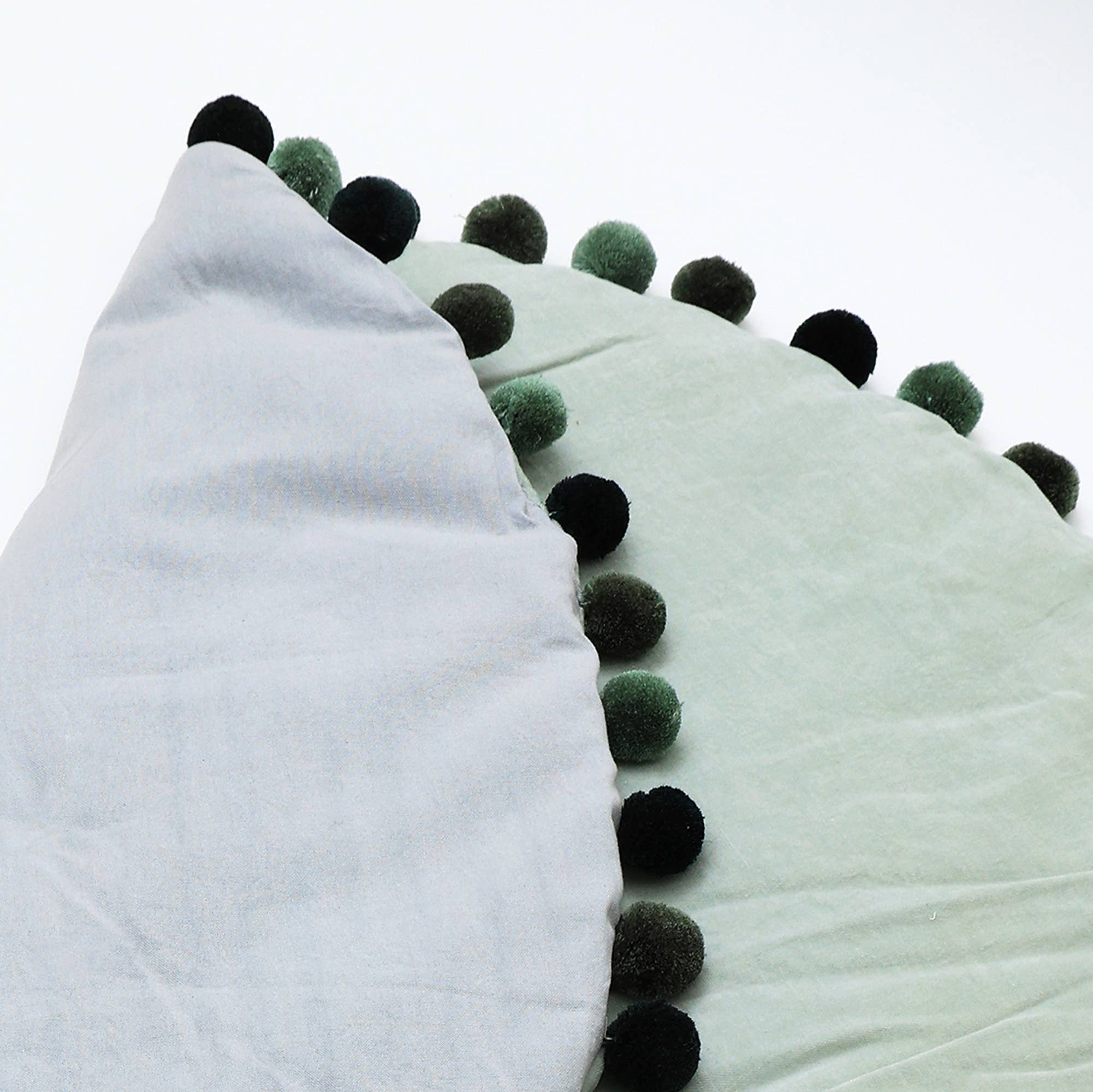 Bambini – wholesale Play mat – Kids & baby – Cotton Soft & Fine Velvet Round Playmat with Pom Pom, 48"4