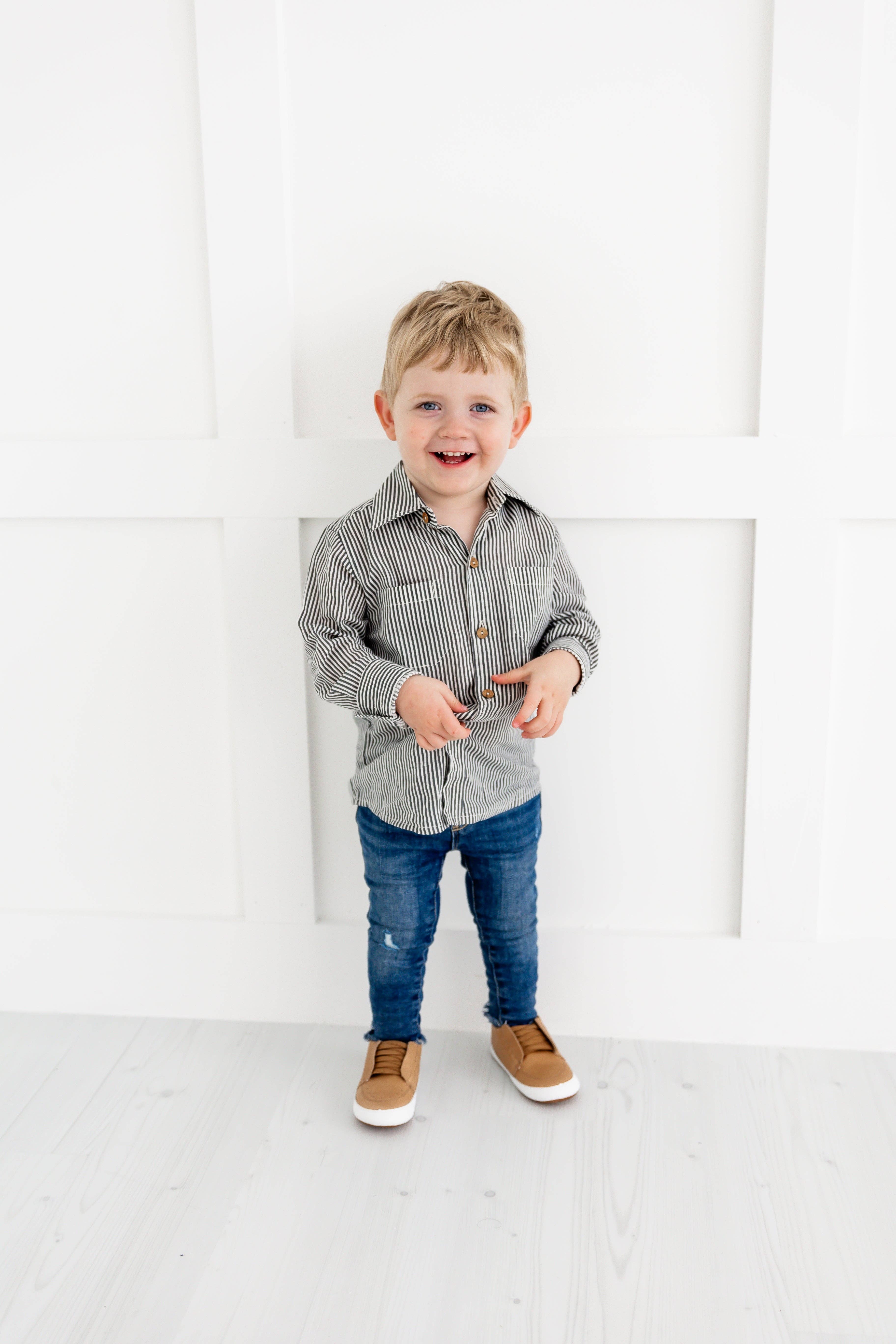 Yo Baby – wholesale Skjortor – Barn – Grårandiga tryckta pojkskjortor7