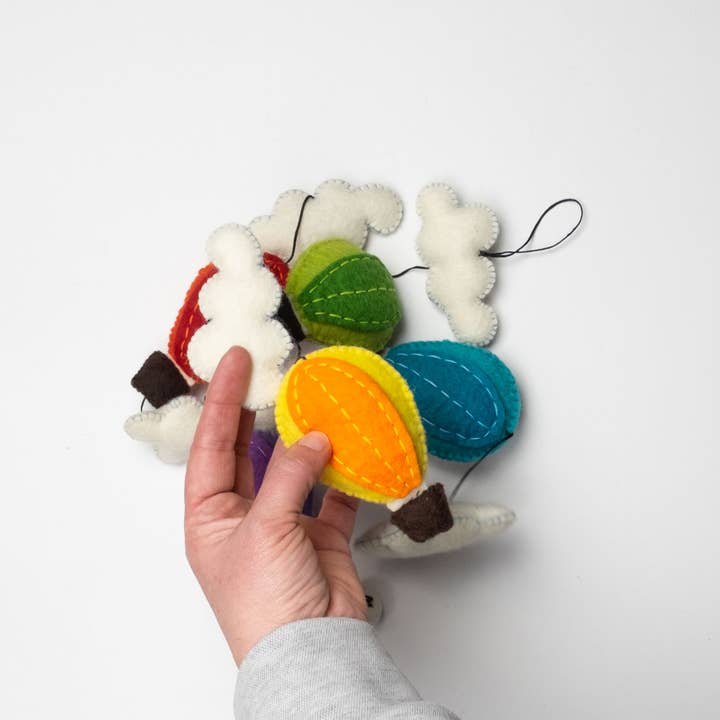 The Winding Road – Großhandel Wimpel/Girlande – Girlande - Filz-Heißluftballon1