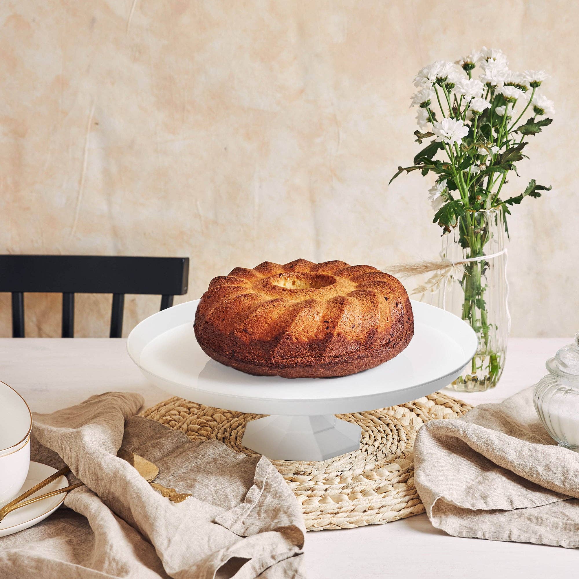 Smarty had a Party – wholesale Cake stand – 10.5" White Small Round Plastic Cake Stands - 12 pcs8