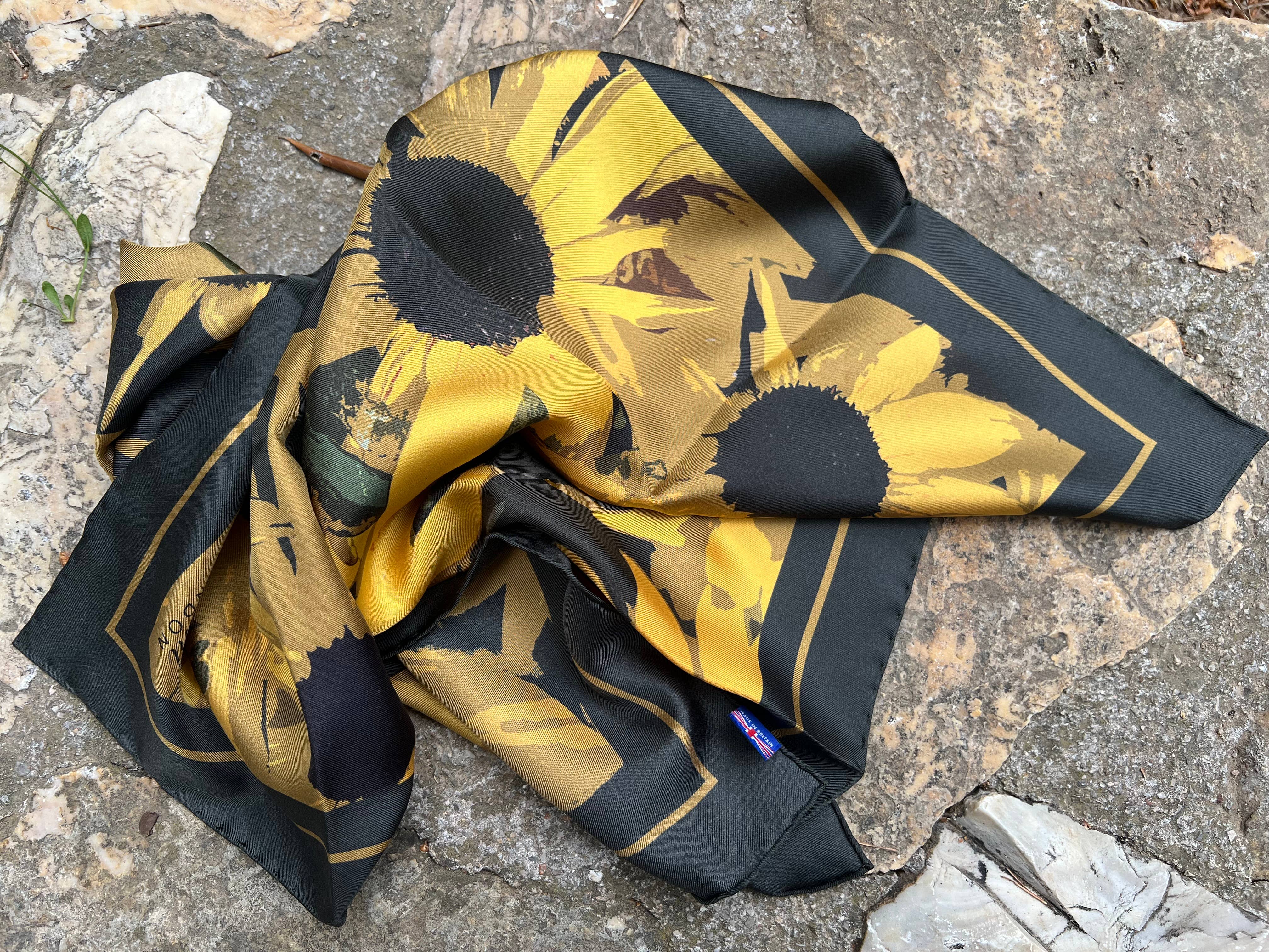 RUMI - Wholesale Scarf - Unisex - Gloriosa Daisy Luxury Silk Scarf2