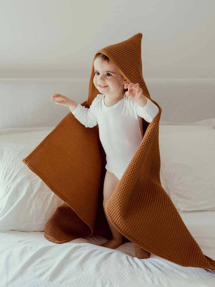 Maxi capa de banho favo de mel caramelo por atacado de Manufacture des bébés français