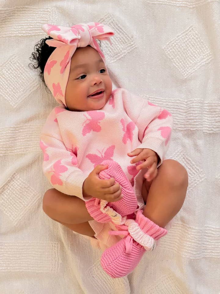 Bottines à nouer avec volants en tricot | Flutter pour la vente par Brave Little Lamb the Label